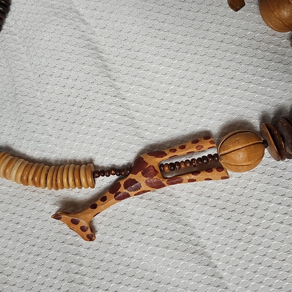 VINTAGE WOODEN SAFARI STATEMENT NECKLACE - Picture 2 of 6